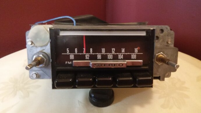 1969 Cougar Radio 081.jpg
