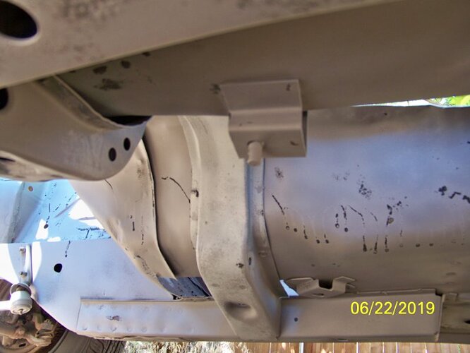 Pass Frt Rail tran crsmbr.JPG