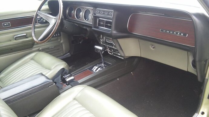 1969 Cougar Radio 030.jpg
