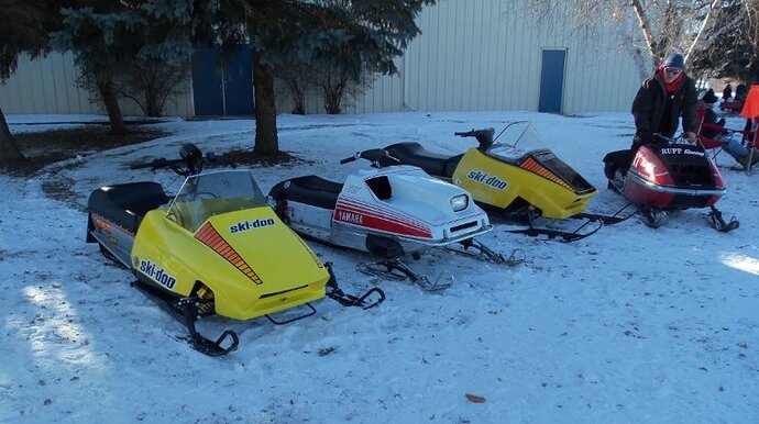 sleds 013.JPG