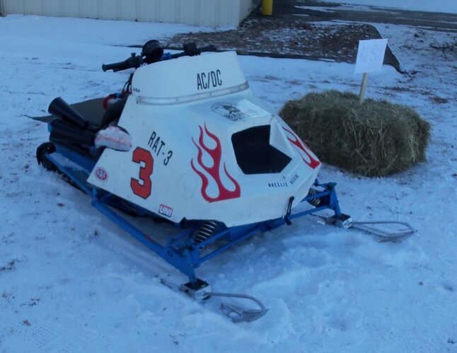 sleds 011.JPG