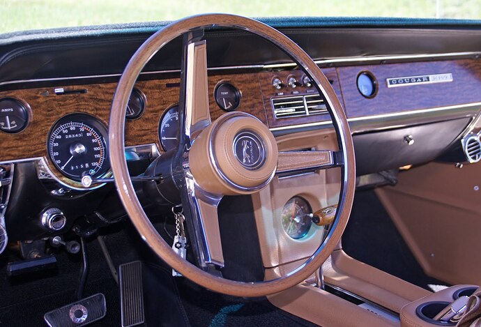 67XR7GTInterior1