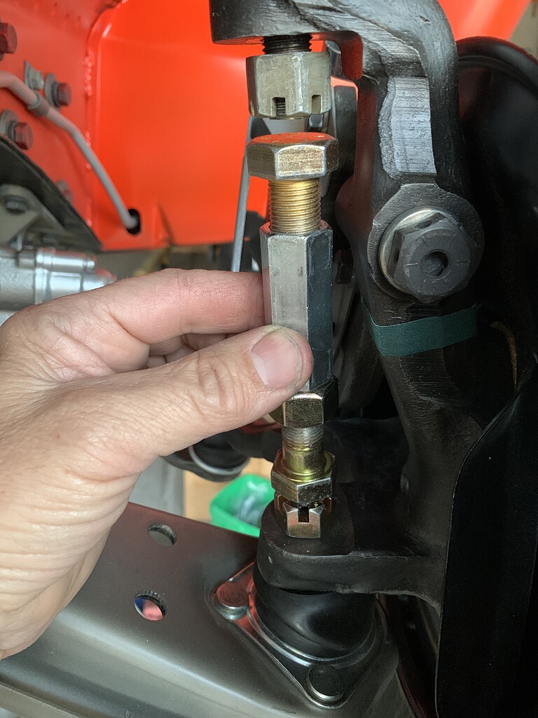 Ball joint and spindle removal tool Classic Cougar Maintenance