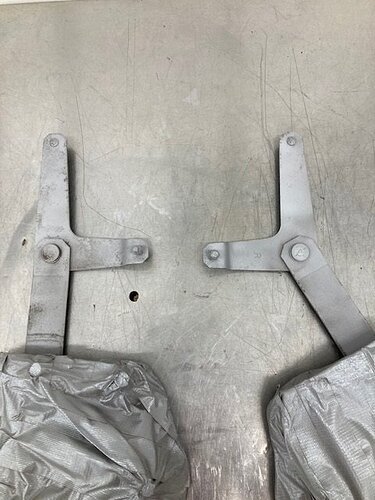 rear quarter window regulators b.jpg