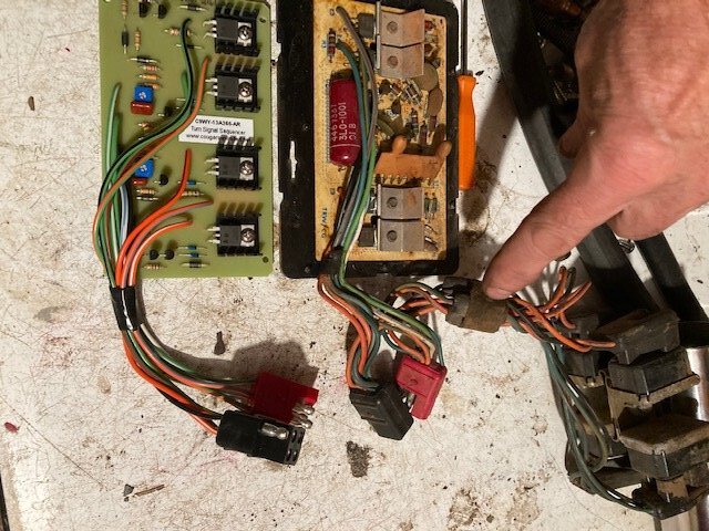 69 XR 7 Sequential turn signal unit - Classic Cougar Maintenance