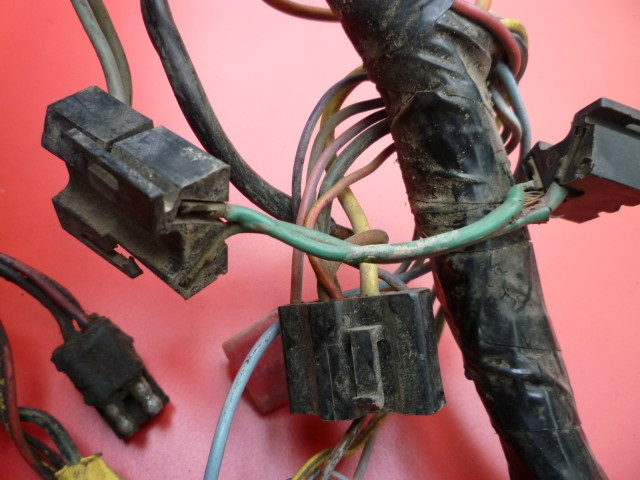 C8ZA-13K408-A C8ZZ-13K408-A stoplamp wiring assy with disc brakes - sm.png