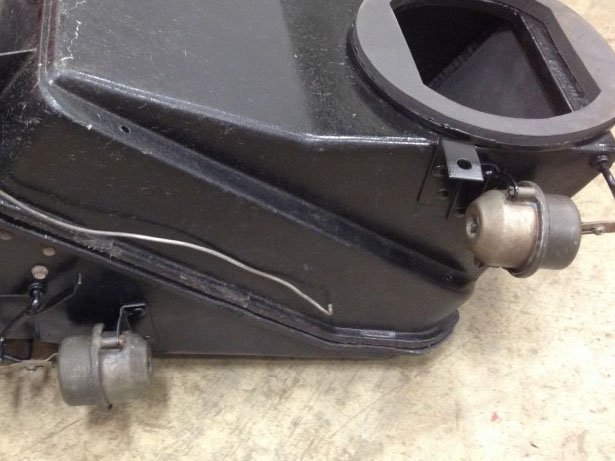 Defroster vacuum motor location.jpg